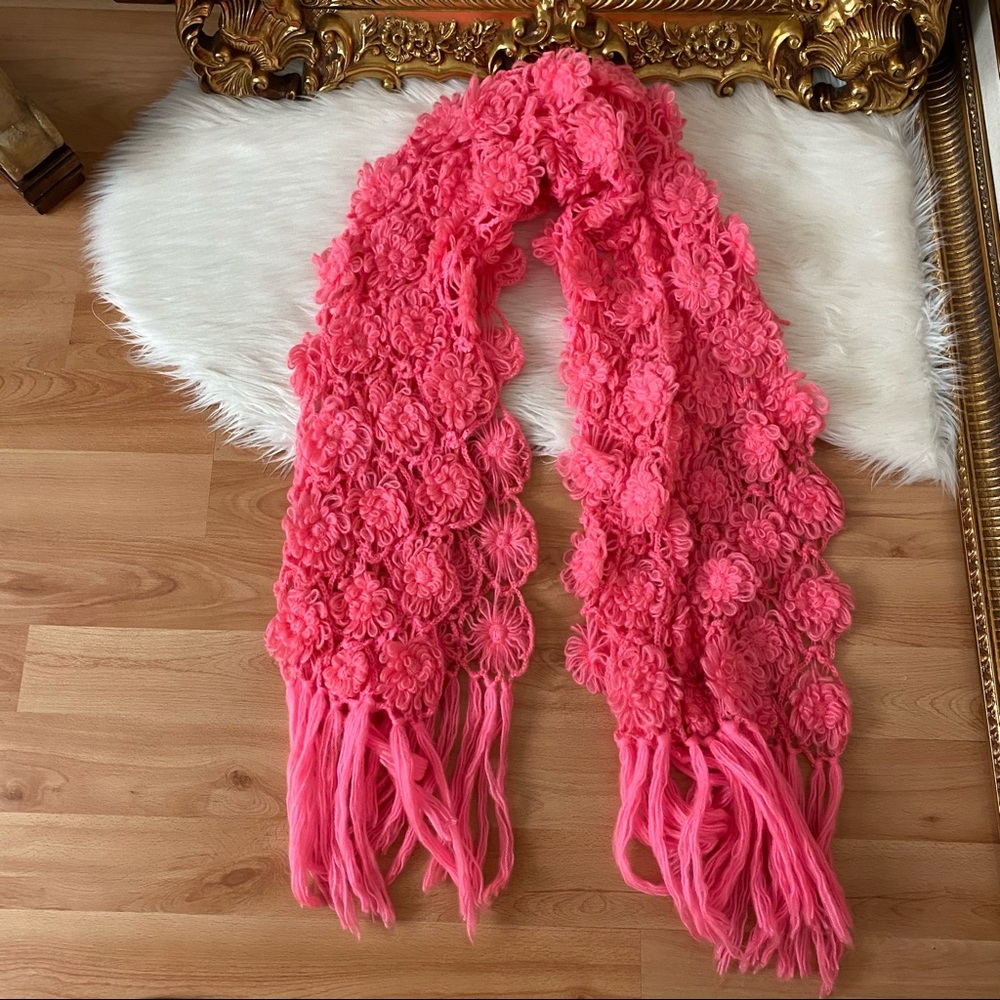 Vintage Rosette Floral Knit Shawl Scarf - Picture 7 of 10